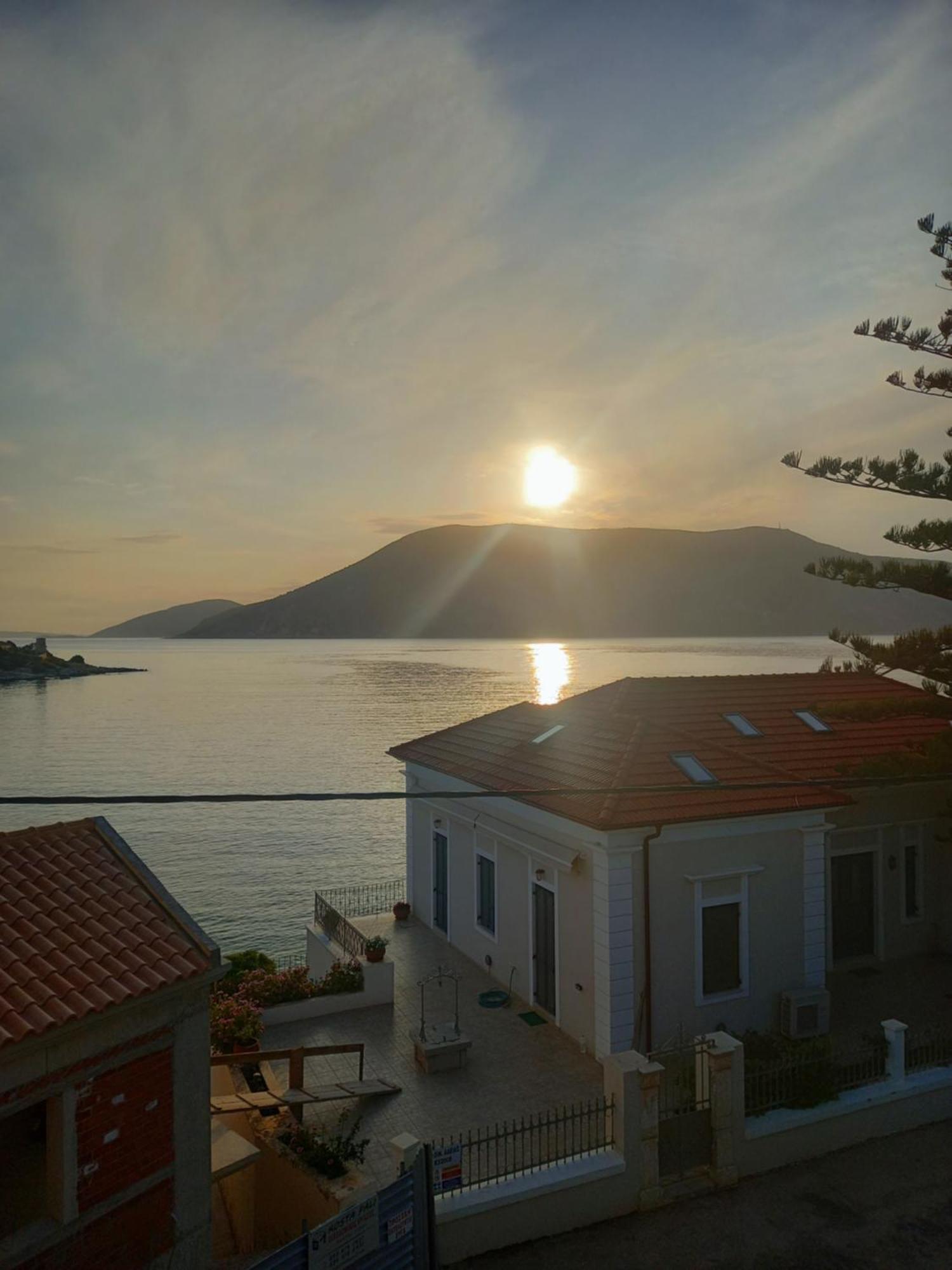 Sonia'S Apartment In Fiscardo Waterfront Fiskardo Buitenkant foto